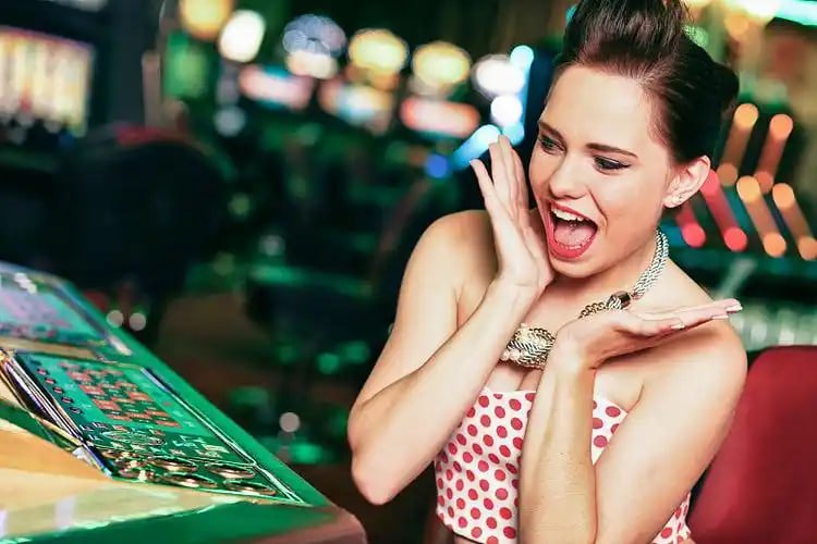 z63 apk Slot ဂိမ်း Mobile APP ဖြင့် ကစားနေသောမြင်ကွင်း Free Spin Bonus